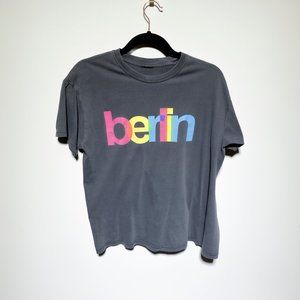 UNKNOWN UNISEX GREY w/RAINBOW BERLIN TEXT TEE